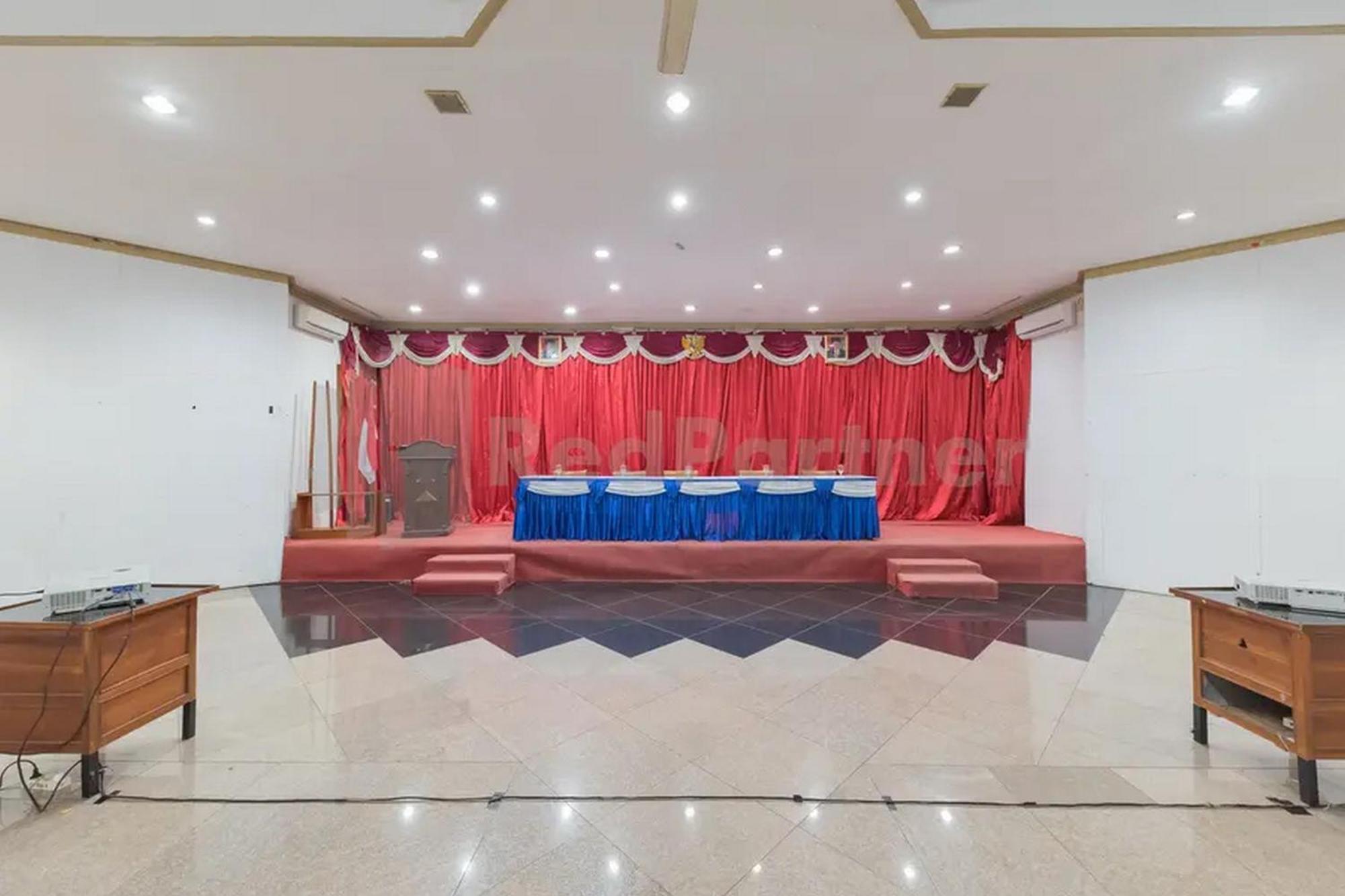 Hotel Ayong Linggarjati Kuningan Mitra Reddoorz Eksteriør bilde