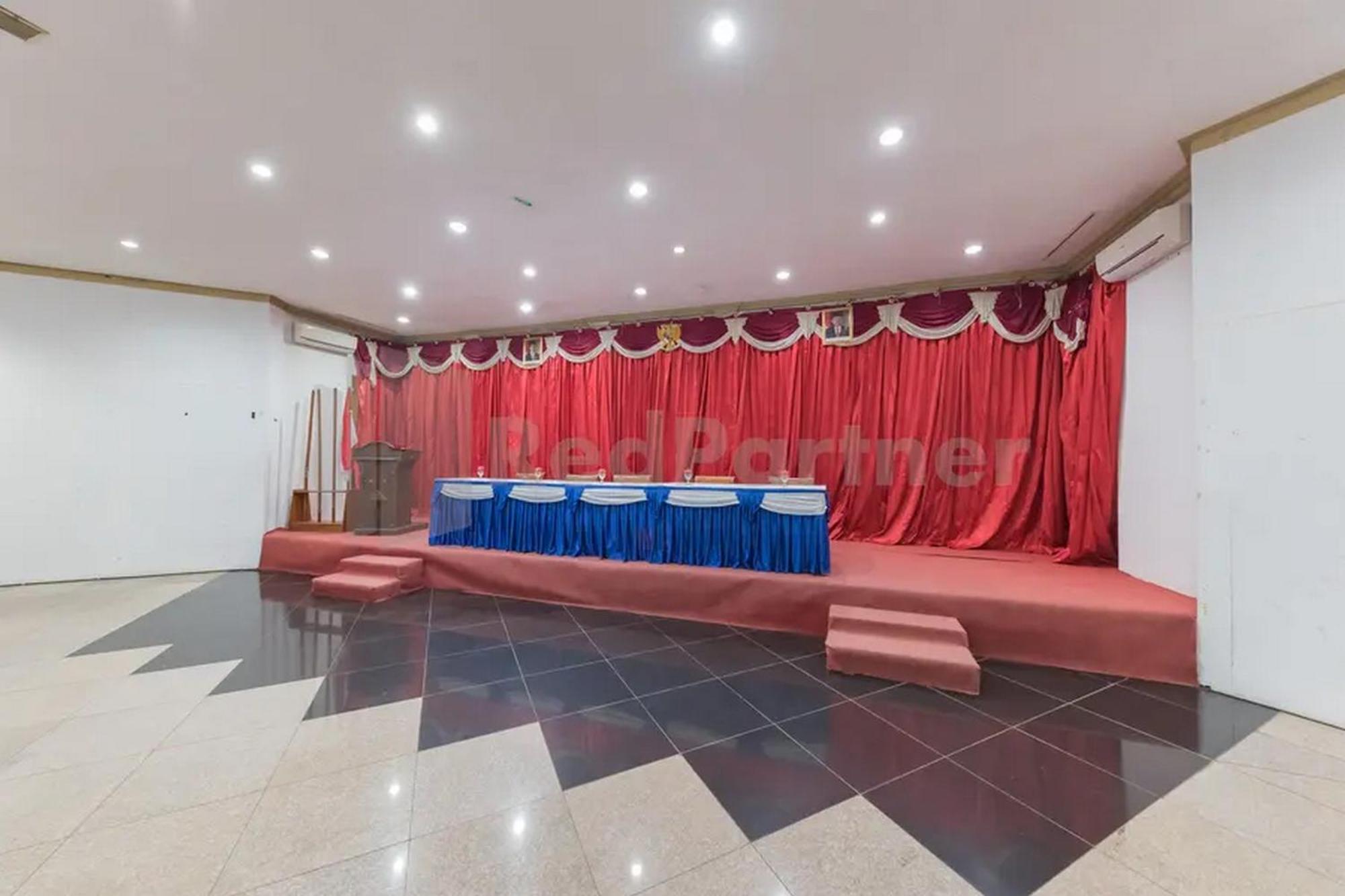Hotel Ayong Linggarjati Kuningan Mitra Reddoorz Eksteriør bilde